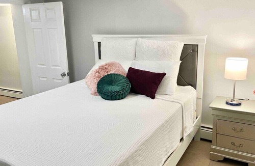 Williamsbridge Apartment | This apartment is a 2 bedroom(s), 1 bathrooms, located in The Bronx, NY.
