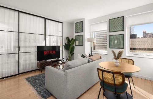 Central New York City Apartment | Times Square Studio King Bed Steps to Broadway