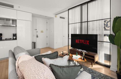 Central New York City Apartment | Times Square Studio King Bed Steps to Broadway