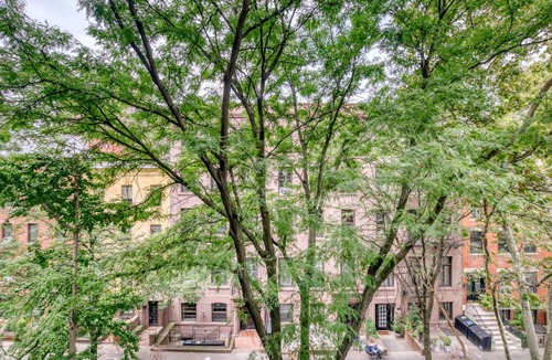 Brooklyn Heights Apartment | Trendy BK Heights 2BR w/W/D & Elevator, nr Promenade, by Blueground