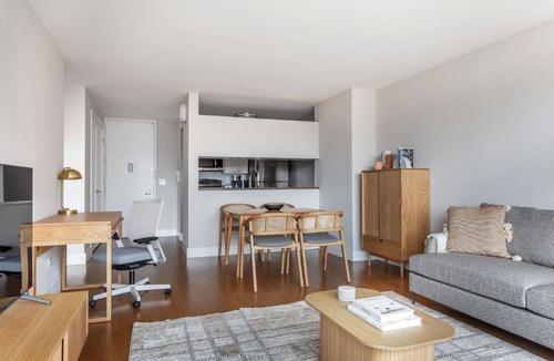 Upper East Side Apartment | UES 1BR w Gym WD nr Central Park NYC-1296