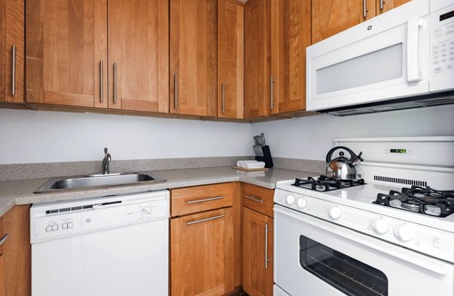 Upper East Side Apartment | UES charming Two Bedroom with 24/7 guest service