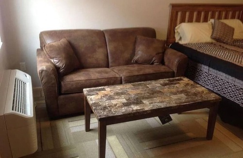 Harvey Apartment | Unit 4: Cozy Studio Microhotel with full kitchen