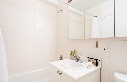 Central Park South Apartment | Upper East Side - One Bedroom near Central Park