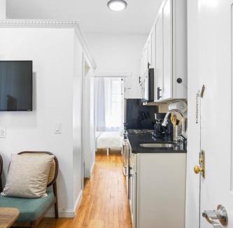 Lower East Side Apartment | Upscale 2BR Home