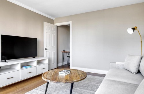 Manhattan Valley Apartment | UWS 2br w elevator doorman gym nr Central Park NYC-1001