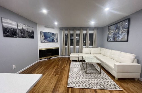Queens House | Welcome to The Nest, Beautifully renovated 4 bedroom 2.5 Bath private property!
