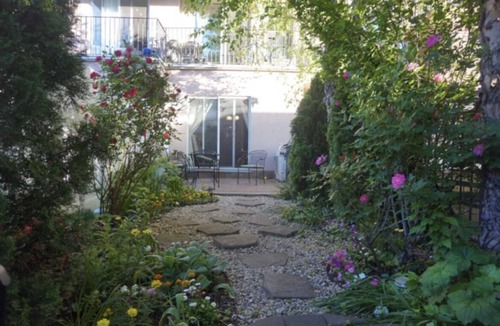 Williamsburg Condo | Williamsburg Garden Apartment, Great for Families, Steps to the Subway (G and L)