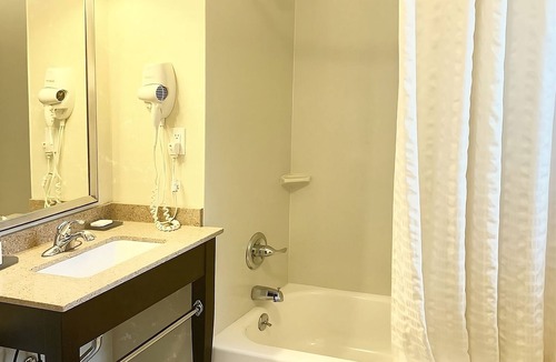 Koreatown Hotel | Your Home Away From Home! 4 Relaxing Units, Pet-friendly, Close to Grand Central
