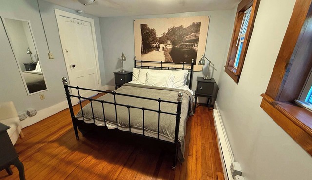 2BR Pet-Friendly, Walk to Cafes, Trails & Wineries