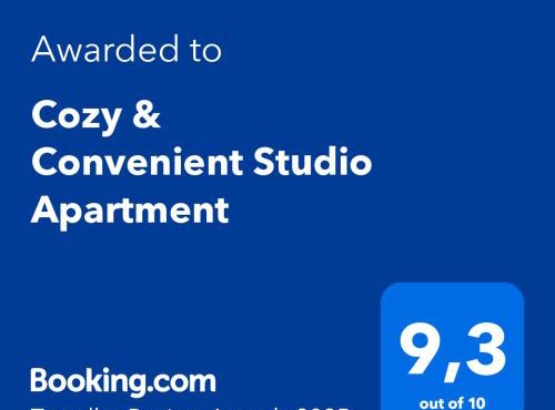 Cozy & Convenient Studio Apartment