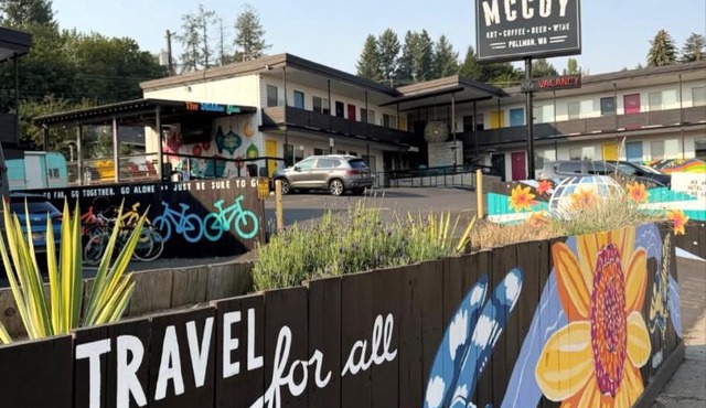 Hotel McCoy Pullman - Art, Coffee, Beer, Wine