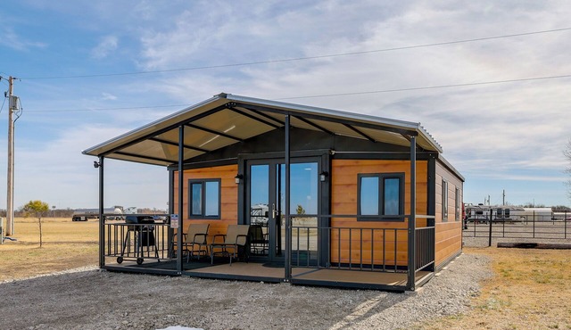 Hunt, Fish & Explore! Tiny Home Near Oologah WMA