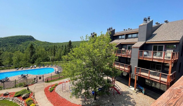Lutsen Ski-In/Ski-Out | Moose Mtn Views | Hot Tub