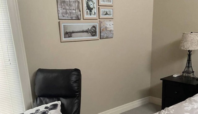 Private apartment close to restaurants!