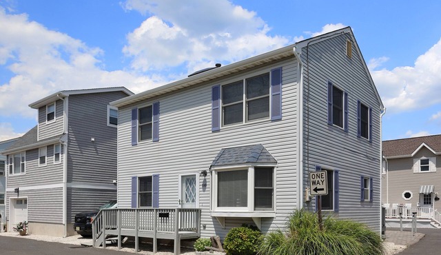 Spacious Beach House located 1 Block from the Beach