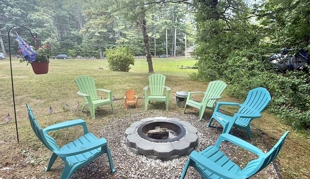 Steps away from a shared sandy beach! Boat slip on Thomas Pond in CASCO