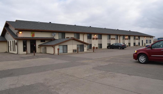 Super 8 by Wyndham Devils Lake