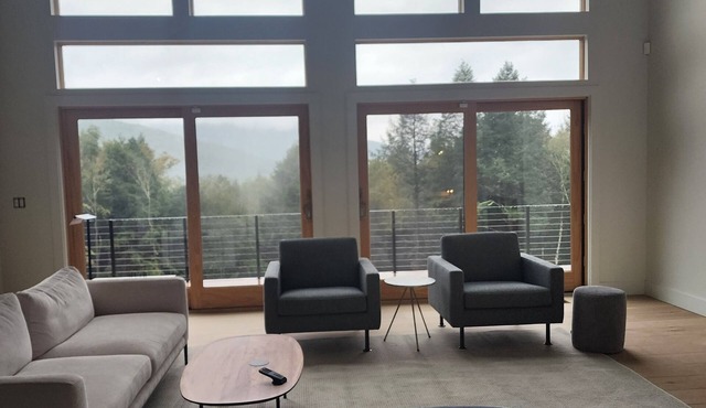 "Three Pines" Luxury 6 Bedroom Ski Chalet with Windham Views