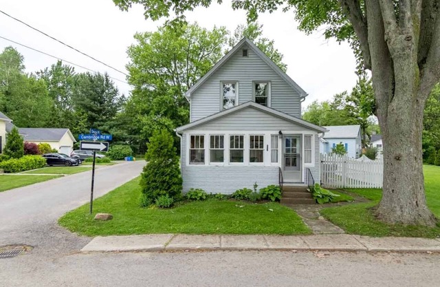 Appletree Cottage at Crystal Beach