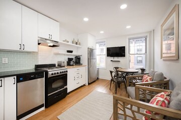 Central Manhattan 3Bed/2Bath in New York