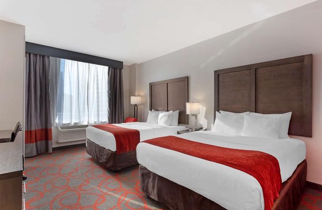 Comfort Inn & Suites near Stadium