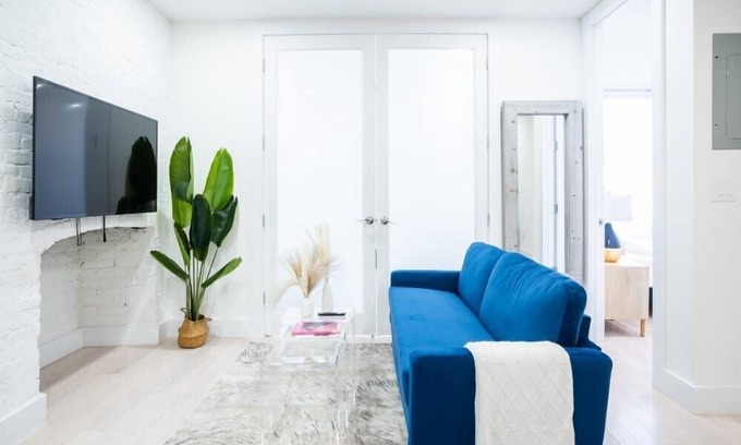 Ukrainian Village Apartment | 180-2 Brand new 2BR/1Bath East Village