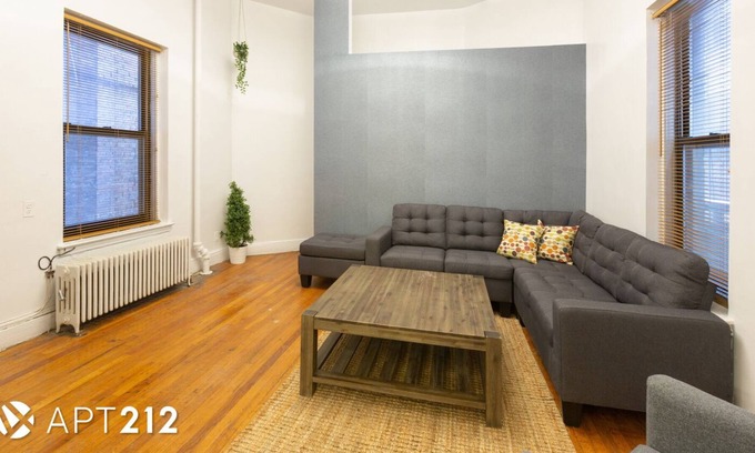 Ukrainian Village Apartment | 5 Bedroom Apartment Located at East Village