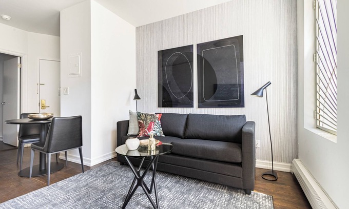 Upper East Side Apartment | Charming Pet-Friendly Upper East Side One Bedroom