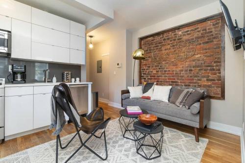Ukrainian Village Apartment | Heart Of East Vill 2br 1ba Washer Dryer