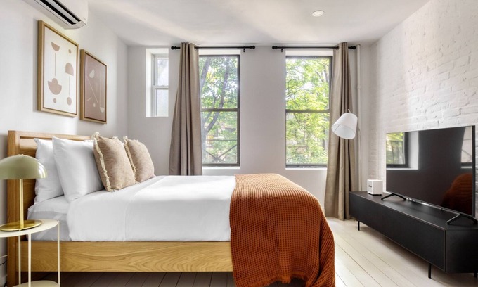 Ukrainian Village Apartment | Hip E Village Studio w/W/D nr Tompkins Sq Park, by Blueground