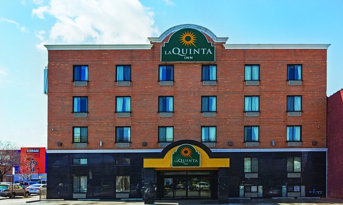 Queens Hotel | La Quinta Inn by Wyndham Queens (New York City)