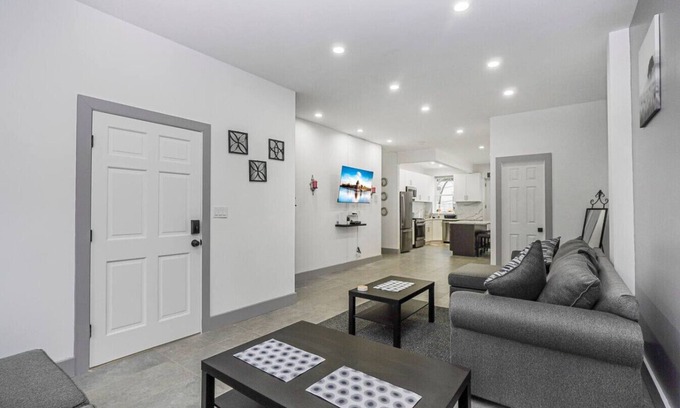 Bedford-Stuyvesant Apartment | Luxury 3BE/3BA Duplex in Brooklyn/Few min to NYC