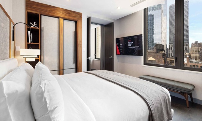 Koreatown Apartment | The Vibe on 5th IX Vibe 8758