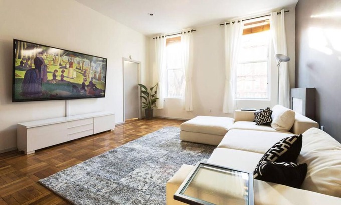 Ukrainian Village Apartment | Union Square - Four Bedroom Condo-Hotel Suite