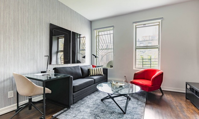 Upper East Side Apartment | Upper East Side Two Bedroom near Subway Lines