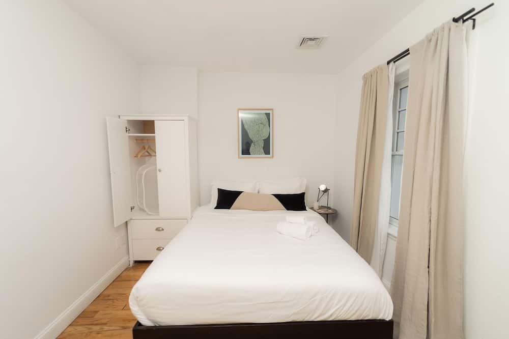 Ditmas Park Apartment | One Bedroom Suite by Prospect Park and B/Q Express Trains