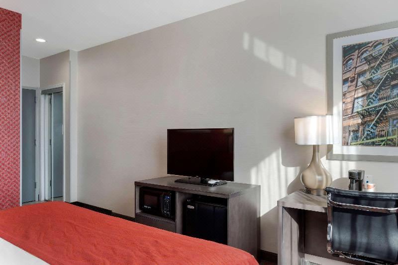 Photo of Livingroom in Mott Haven