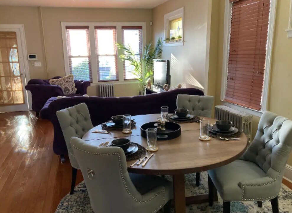 Photo of Livingroom in South Jamaica