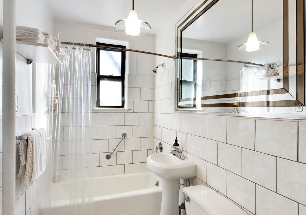 Photo of Bathroom in Bath Beach