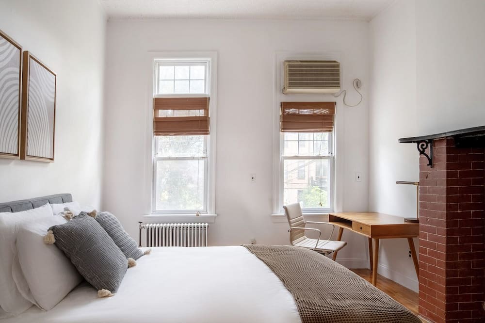Photo of Bedroom in Greenpoint