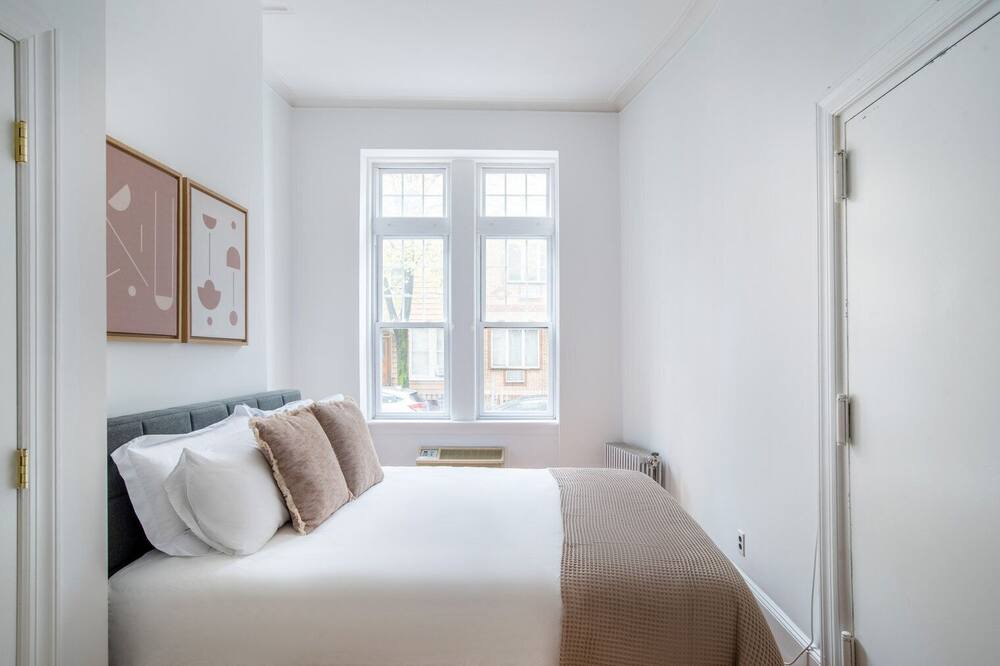 Photo of Bedroom in Greenpoint