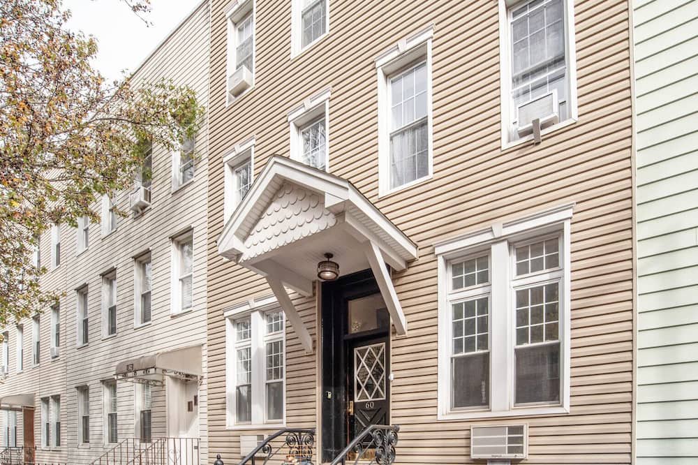 Photo of Outdoor in Greenpoint