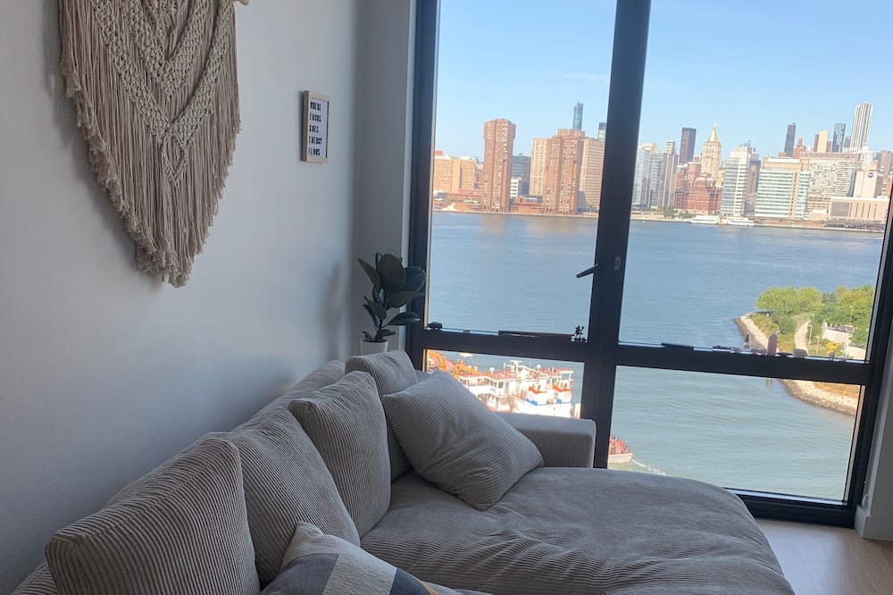 Photo of Livingroom in Greenpoint