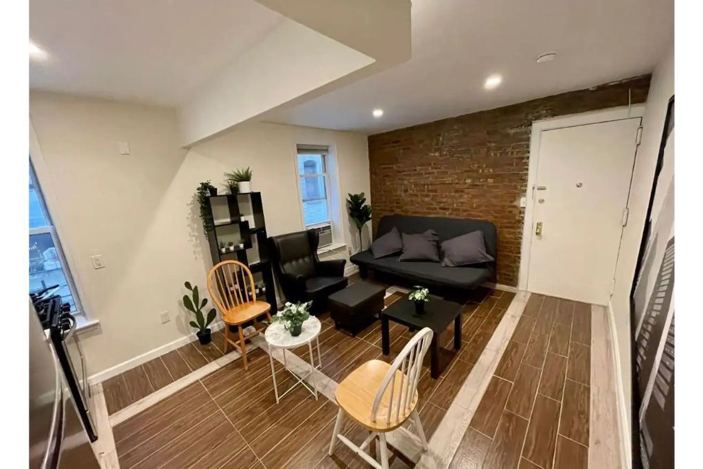 Photo of Livingroom in Hunters Point