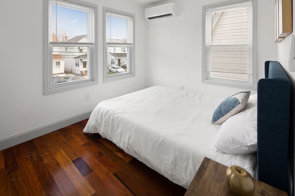Photo of Bedroom in Queens