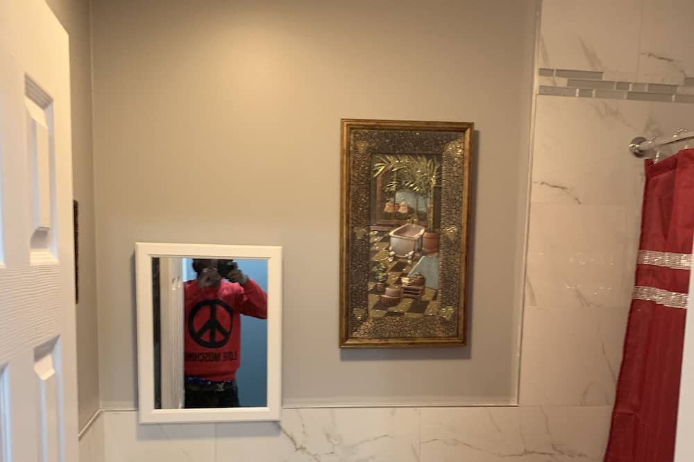 Photo of Bathroom in East New York