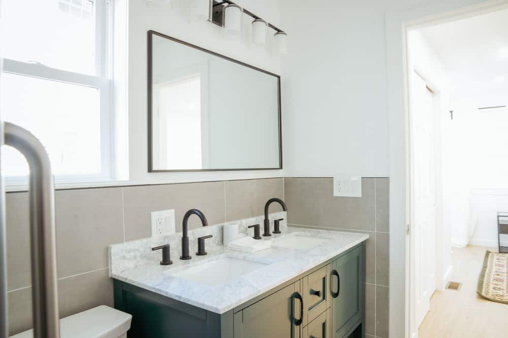 Photo of Bathroom in Queens