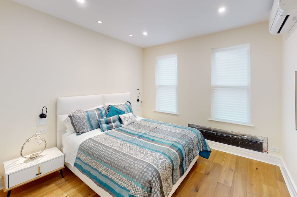 Photo of Bedroom in Sheepshead Bay