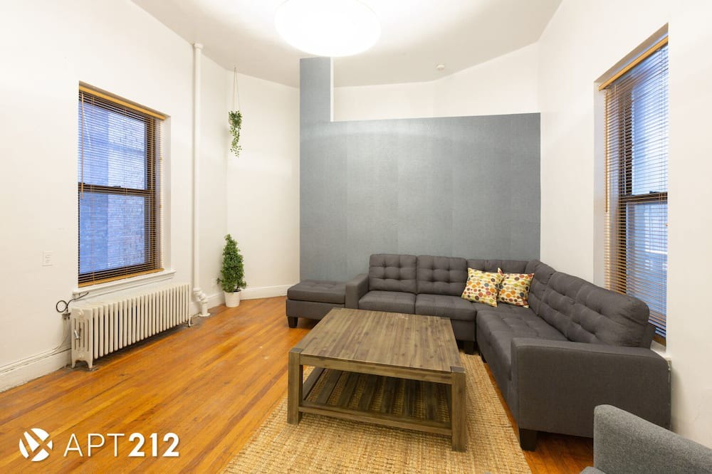 Photo of Livingroom in Ukrainian Village